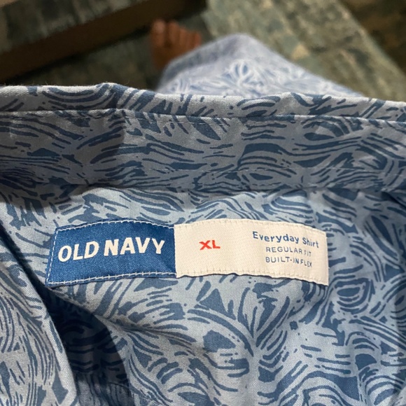 Men’s Old Navy shirt, new with tags - Picture 2 of 3